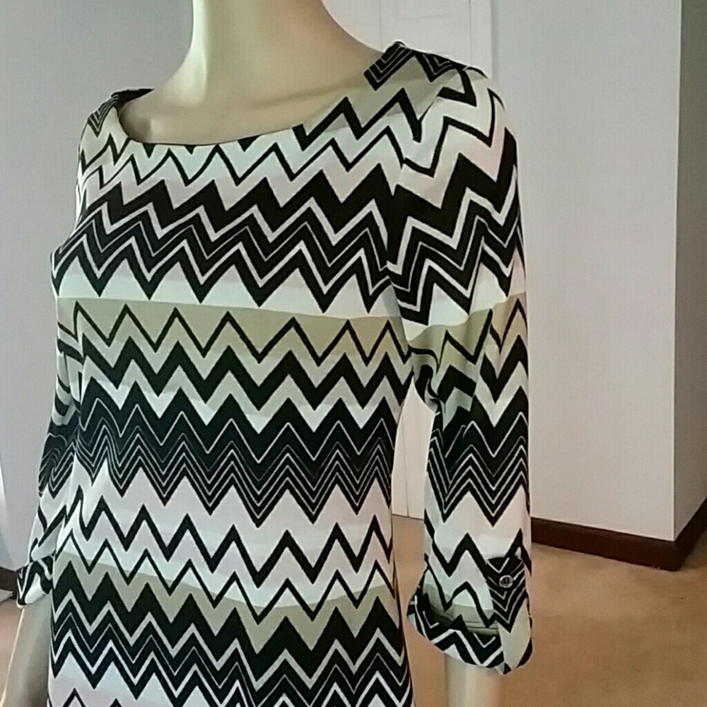 Geometric Print A-line  Dress - Picture 4 of 8